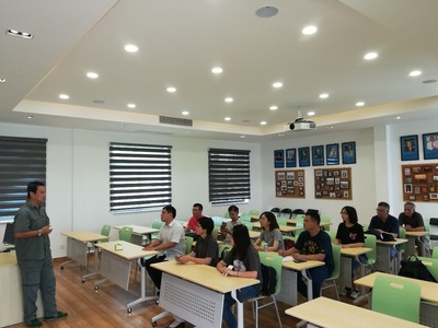 黨員服務(wù)零距離 專業(yè)咨詢助發(fā)展